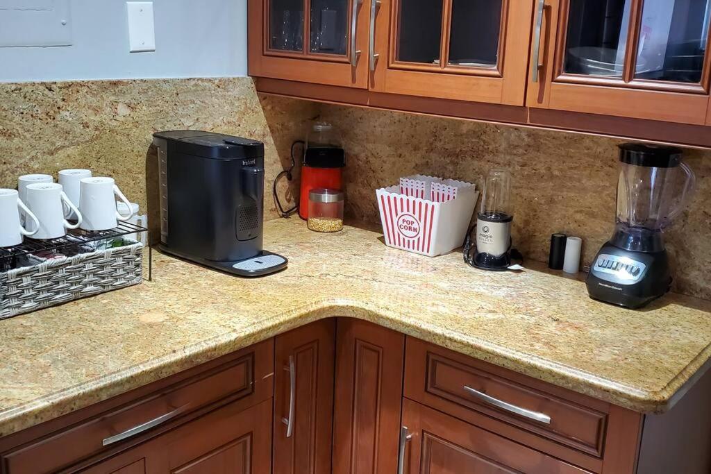 Fully Furnished, Beautiful, Spacious Two Bedroom Condo Lauderhill Exterior photo