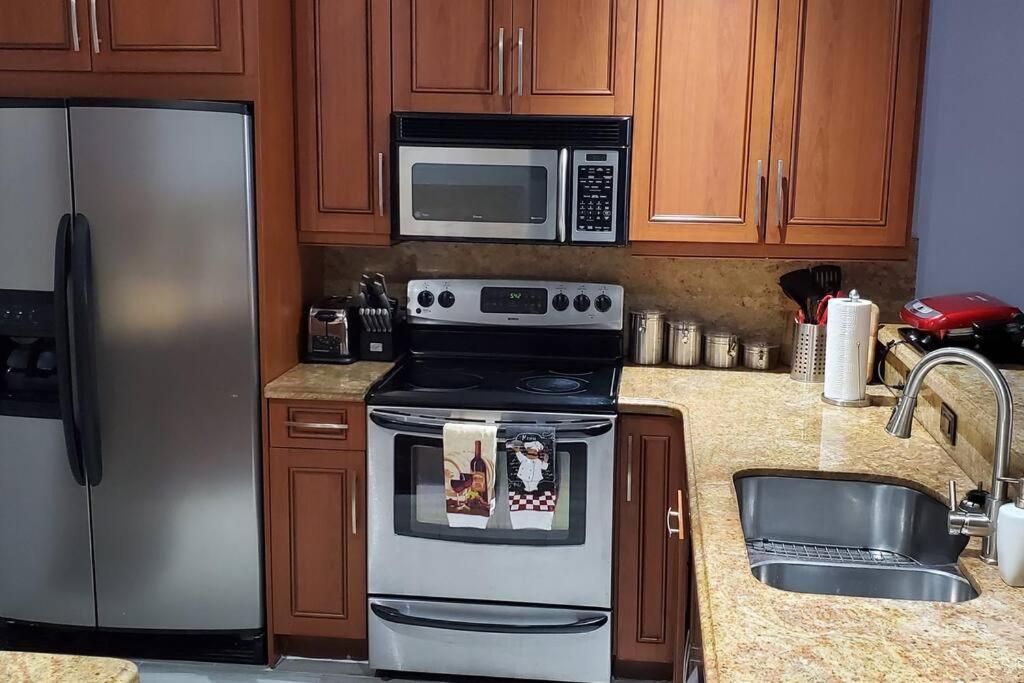 Fully Furnished, Beautiful, Spacious Two Bedroom Condo Lauderhill Exterior photo