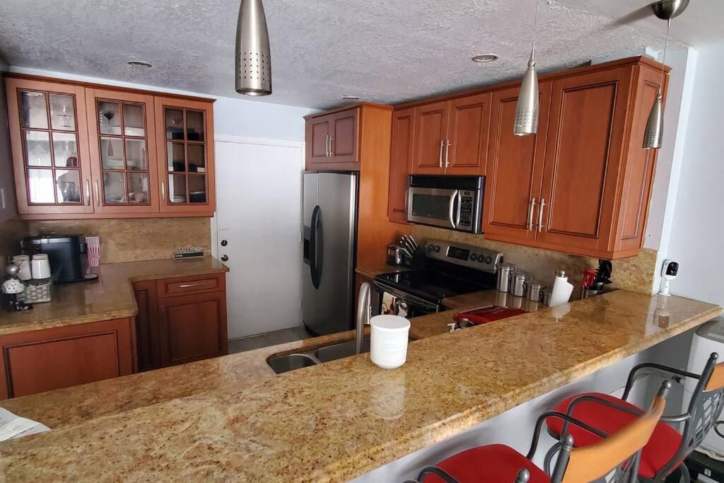 Fully Furnished, Beautiful, Spacious Two Bedroom Condo Lauderhill Exterior photo